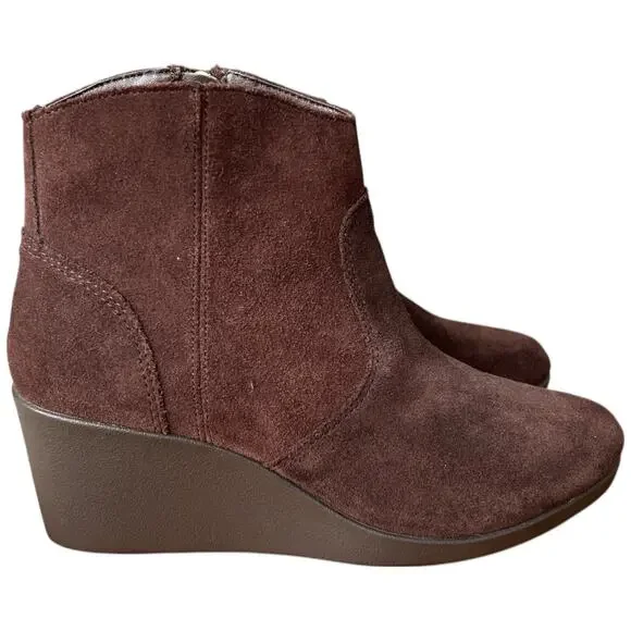 CROCS Leigh Womens 7 Espresso Suede Ankle Boots Wedge Heels Bootie Side Zip - Picture 6 of 13